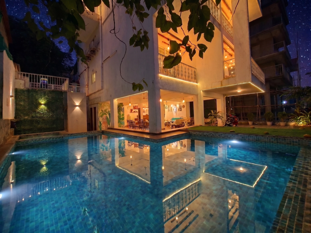 8 bhk private pool sangolda